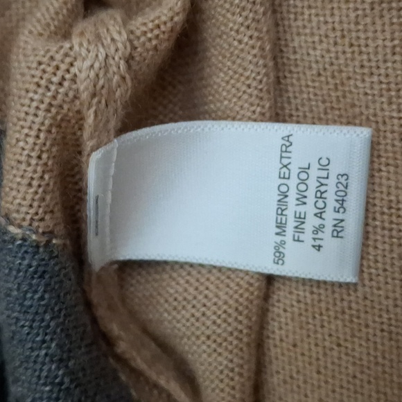 Banana Republic Argyle Short Sleeve Tan Knit Sweater_1 - Picture 8 of 8